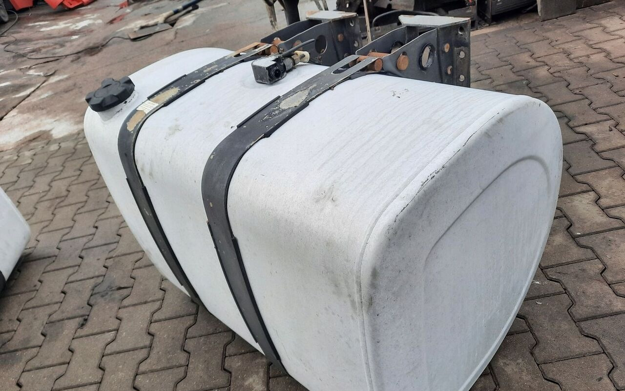 Renault ZBIORNIK PALIWA RENAULT GAMA RANGE T 100/70/70 20503505 - Tangki bahan bakar untuk Truk: gambar 1 Renault ZBIORNIK PALIWA RENAULT GAMA RANGE T 100/70/70 20503505 - Tangki bahan bakar untuk Truk: gambar 1