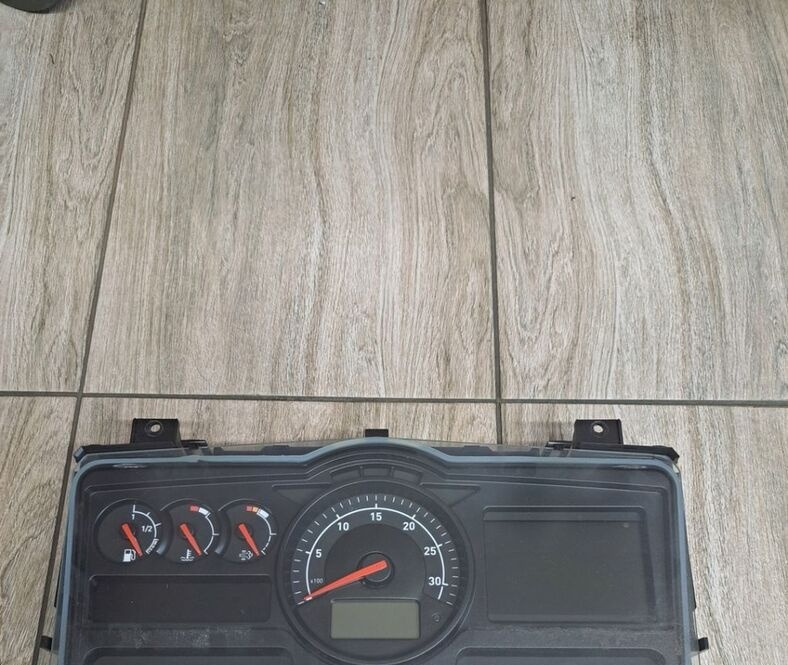 VDO ZEGARY LICZNIKI RENAULT GAMA MIDLUM D AUTOMAT 7421929649-01 - Dasbor untuk Truk: gambar 1 VDO ZEGARY LICZNIKI RENAULT GAMA MIDLUM D AUTOMAT 7421929649-01 - Dasbor untuk Truk: gambar 1