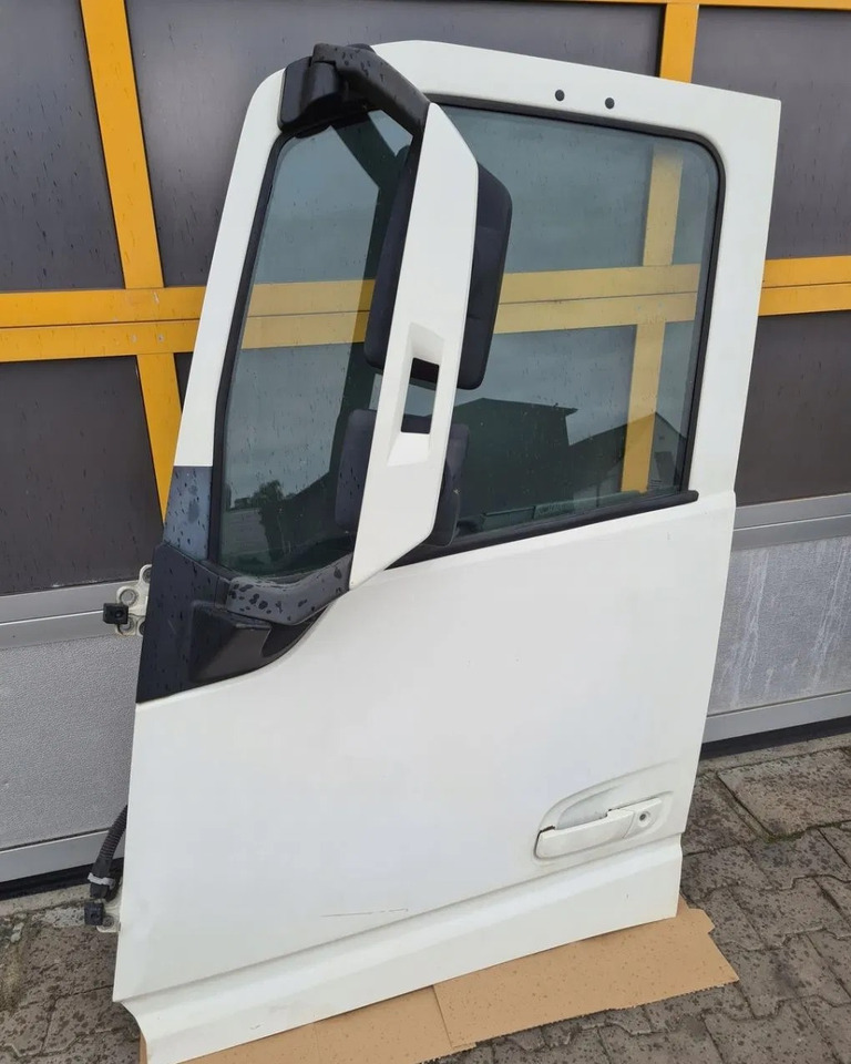 VOLVO FH 4 EURO 6 DRZWI KOMPLETNE LEWE KOD LAKIERU 1108-1 - Pintu dan bagian: gambar 1 VOLVO FH 4 EURO 6 DRZWI KOMPLETNE LEWE KOD LAKIERU 1108-1 - Pintu dan bagian: gambar 1