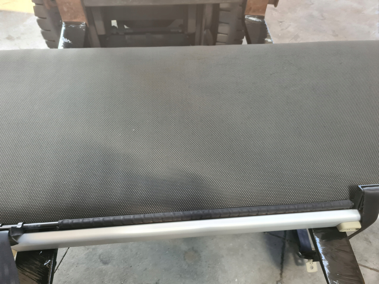 VOLVO ŁÓŻKO KOMPLETNE GÓRNE LEŻANKA MOCOWANIA - Tempat duduk untuk Truk: gambar 4 VOLVO ŁÓŻKO KOMPLETNE GÓRNE LEŻANKA MOCOWANIA - Tempat duduk untuk Truk: gambar 4