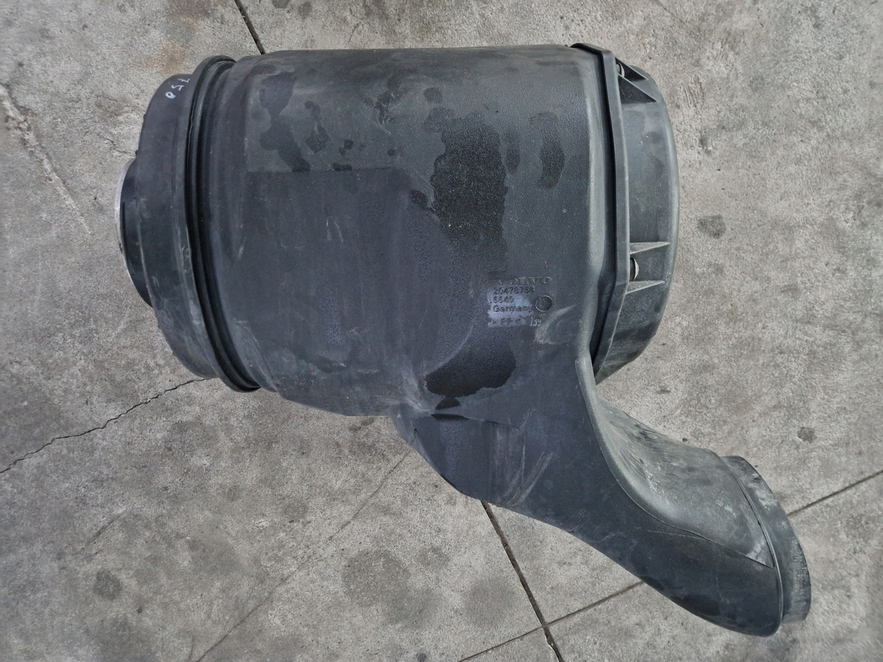 VOLVO OBUDOWA FILTRA POWIETRZA VOLVO FH 16 EURO 6 - Filter udara untuk Truk: gambar 1 VOLVO OBUDOWA FILTRA POWIETRZA VOLVO FH 16 EURO 6 - Filter udara untuk Truk: gambar 1