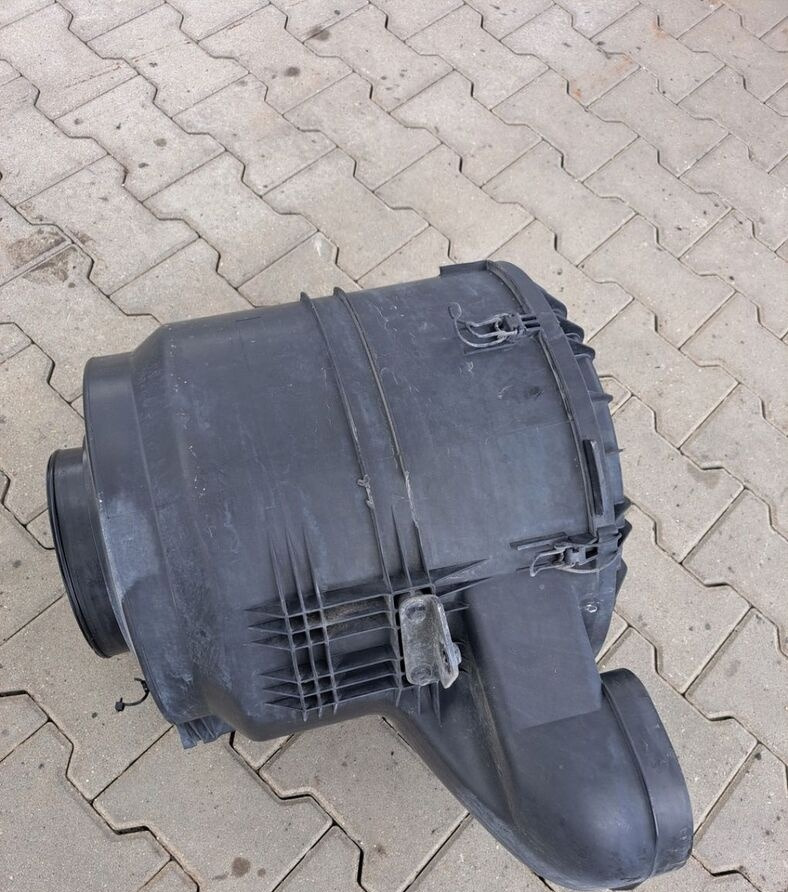 VOLVO OBUDOWA FILTRA POWIETRZA VOLVO FH FM 4 13 LIFT RENAULT GAMA T - Filter udara untuk Truk: gambar 1 VOLVO OBUDOWA FILTRA POWIETRZA VOLVO FH FM 4 13 LIFT RENAULT GAMA T - Filter udara untuk Truk: gambar 1