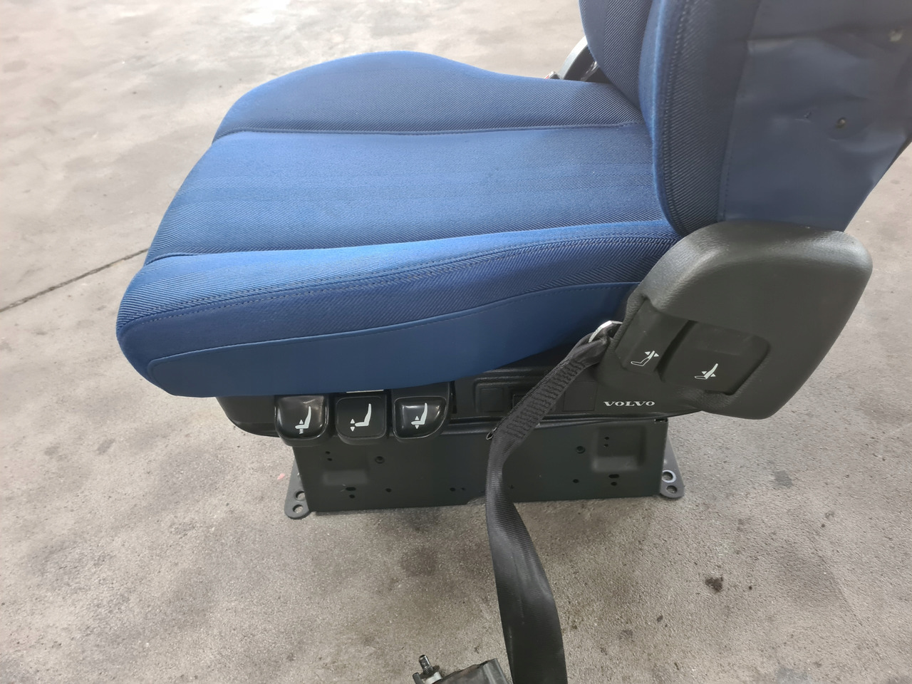 VOLVO PNEUMATYCZNY KIEROWCY - Tempat duduk: gambar 2 VOLVO PNEUMATYCZNY KIEROWCY - Tempat duduk: gambar 2