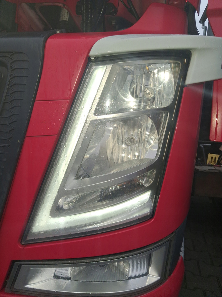 VOLVO REFLEKTOR LAMPA OKULAR LEWY KOMPLETNY VOLVO FM 4 - Lampu depan untuk Truk: gambar 5 VOLVO REFLEKTOR LAMPA OKULAR LEWY KOMPLETNY VOLVO FM 4 - Lampu depan untuk Truk: gambar 5