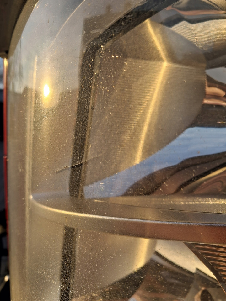 VOLVO REFLEKTOR LAMPA OKULAR LEWY KOMPLETNY VOLVO FM 4 - Lampu depan untuk Truk: gambar 3 VOLVO REFLEKTOR LAMPA OKULAR LEWY KOMPLETNY VOLVO FM 4 - Lampu depan untuk Truk: gambar 3