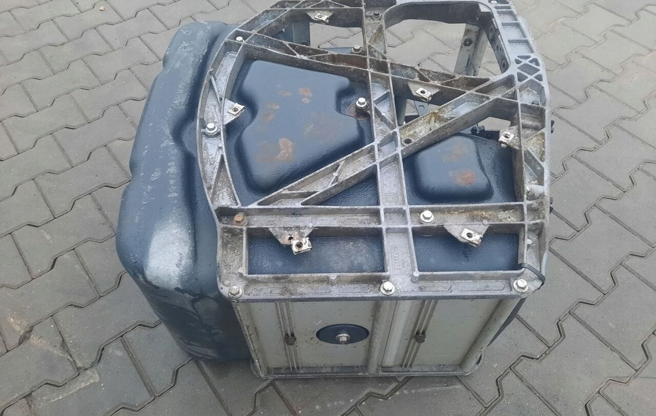 VOLVO ZBIORNIK ADBLUE RENAULT GAMA RANGE K C T VOLVO FH 4 FM 4 FMX FH 5 FM 5 - Tangki adBlue untuk Truk: gambar 4 VOLVO ZBIORNIK ADBLUE RENAULT GAMA RANGE K C T VOLVO FH 4 FM 4 FMX FH 5 FM 5 - Tangki adBlue untuk Truk: gambar 4