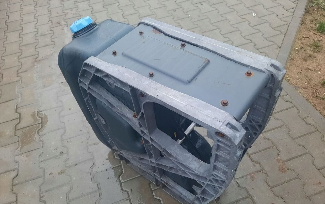 VOLVO ZBIORNIK ADBLUE RENAULT GAMA RANGE T K C VOLVO FH 4 FM 4 FMX FH 5 FM 5 - Tangki adBlue untuk Truk: gambar 2 VOLVO ZBIORNIK ADBLUE RENAULT GAMA RANGE T K C VOLVO FH 4 FM 4 FMX FH 5 FM 5 - Tangki adBlue untuk Truk: gambar 2