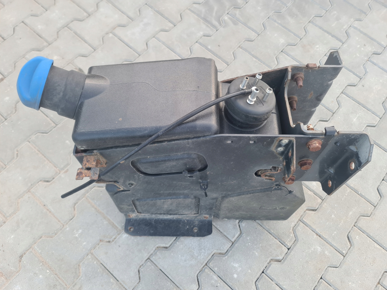 VOLVO ZBIORNIK ADBLUE RENAULT MIDLUM PREMIUM DXI 5 7 VOLVO FL FE - Tangki adBlue untuk Truk: gambar 2 VOLVO ZBIORNIK ADBLUE RENAULT MIDLUM PREMIUM DXI 5 7 VOLVO FL FE - Tangki adBlue untuk Truk: gambar 2