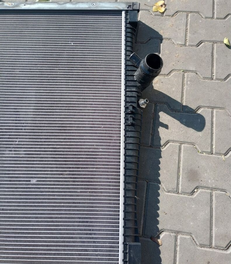 Volvo CHŁODNICA WODY CIECZY VOLVO FH 4 RENAULT GAMA T - Radiator untuk Truk: gambar 2 Volvo CHŁODNICA WODY CIECZY VOLVO FH 4 RENAULT GAMA T - Radiator untuk Truk: gambar 2
