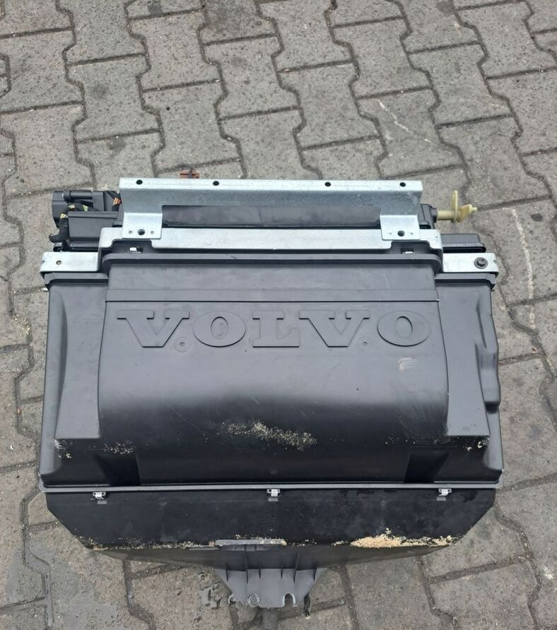 Volvo NAGRZEWNICA KOMPLETNA VOLVO FH FM 9 13 LIFT - Pemanasan/ Ventilasi untuk Truk: gambar 2 Volvo NAGRZEWNICA KOMPLETNA VOLVO FH FM 9 13 LIFT - Pemanasan/ Ventilasi untuk Truk: gambar 2