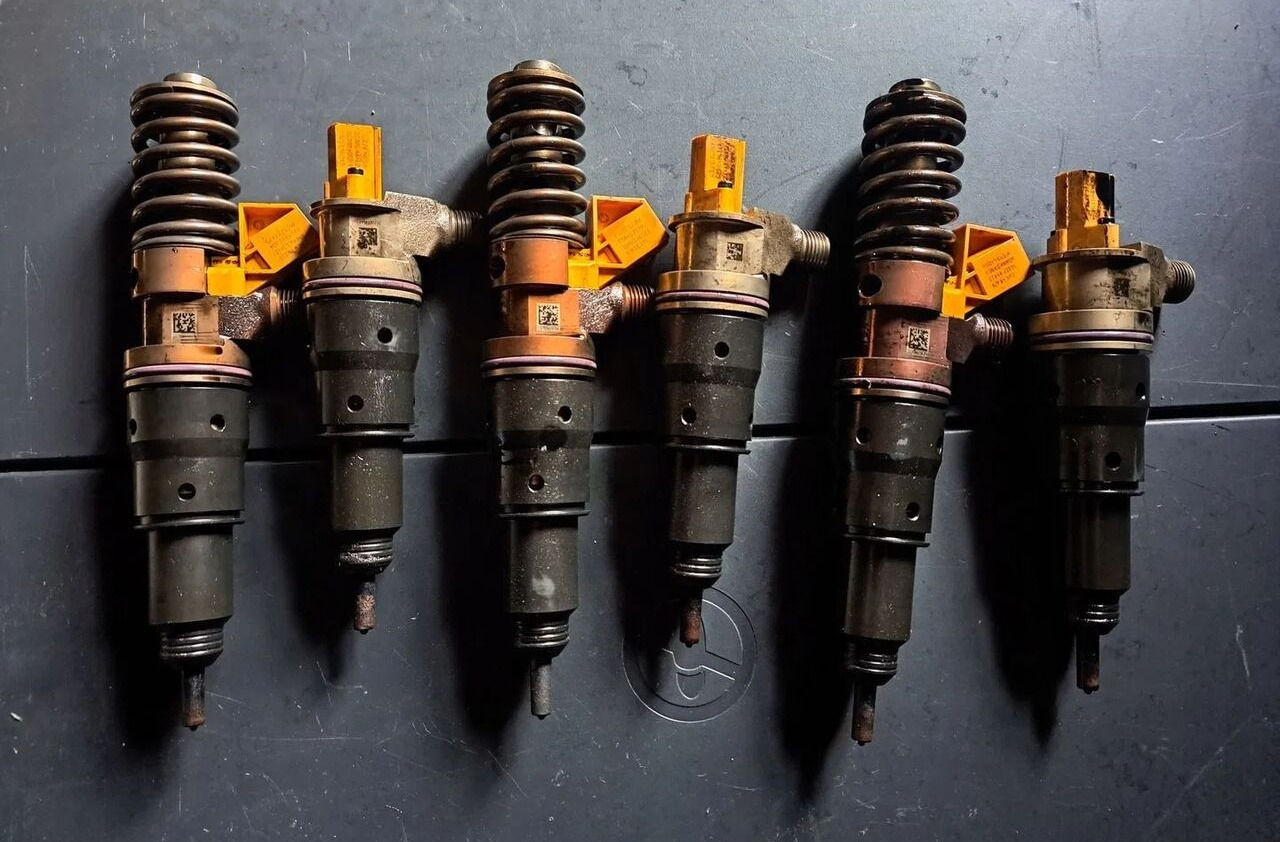 Volvo POMPOWTRYSKI COMMON RAIL FM 4 D11K RENAULT GAMA T DTI 11 Delphi RAIL VOLVO FM 4 D11K RENAULT GAMA T DTI 11 - Injektor untuk Truk: gambar 1 Volvo POMPOWTRYSKI COMMON RAIL FM 4 D11K RENAULT GAMA T DTI 11 Delphi RAIL VOLVO FM 4 D11K RENAULT GAMA T DTI 11 - Injektor untuk Truk: gambar 1