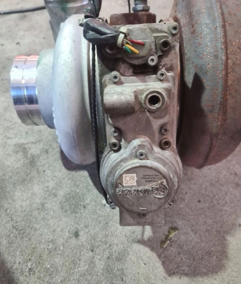 Volvo TURBINA TURBOSPRĘŻARKA FH 16 D16K 750 EURO 6 3789660 HW-3789663 Volvo VOLVO FH 16 D16K 750 EURO 6 3789660 HW-3789663 - Turbo untuk Truk: gambar 3 Volvo TURBINA TURBOSPRĘŻARKA FH 16 D16K 750 EURO 6 3789660 HW-3789663 Volvo VOLVO FH 16 D16K 750 EURO 6 3789660 HW-3789663 - Turbo untuk Truk: gambar 3