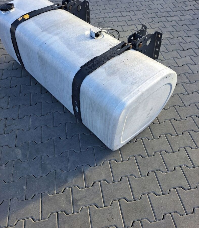 Volvo ZBIORNIK PALIWA RENAULT GAMA T LOW DECK MEGA 505 L 21516480 - Tangki bahan bakar untuk Truk: gambar 1 Volvo ZBIORNIK PALIWA RENAULT GAMA T LOW DECK MEGA 505 L 21516480 - Tangki bahan bakar untuk Truk: gambar 1