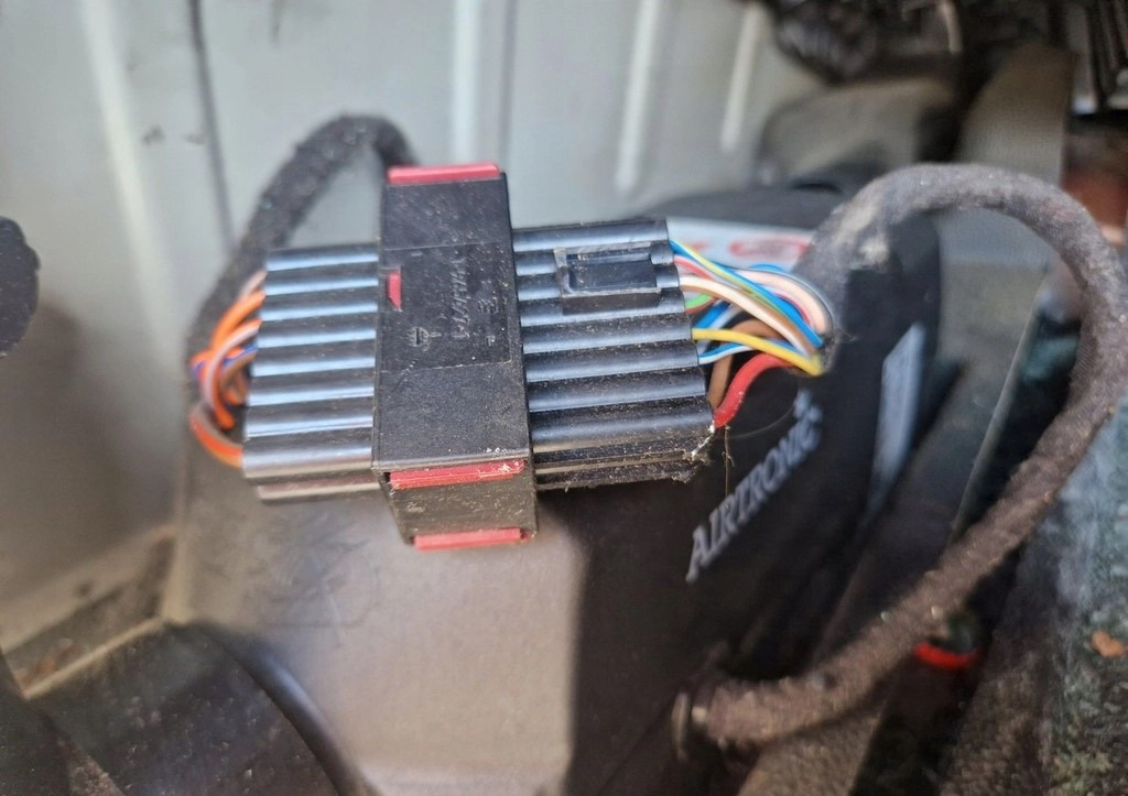 WEBASTO OGRZEWANIE POSTOJOWE FORD F-MAX 500 EBERSPACHER AIRTRONIC D2 24V 406889PB 252070 - Pemanasan/ Ventilasi: gambar 3 WEBASTO OGRZEWANIE POSTOJOWE FORD F-MAX 500 EBERSPACHER AIRTRONIC D2 24V 406889PB 252070 - Pemanasan/ Ventilasi: gambar 3
