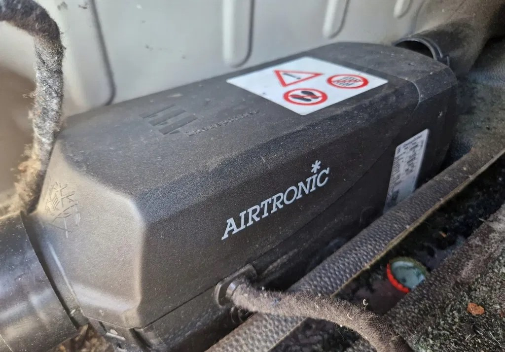 WEBASTO OGRZEWANIE POSTOJOWE FORD F-MAX 500 EBERSPACHER AIRTRONIC D2 24V 406889PB 252070 - Pemanasan/ Ventilasi: gambar 1 WEBASTO OGRZEWANIE POSTOJOWE FORD F-MAX 500 EBERSPACHER AIRTRONIC D2 24V 406889PB 252070 - Pemanasan/ Ventilasi: gambar 1