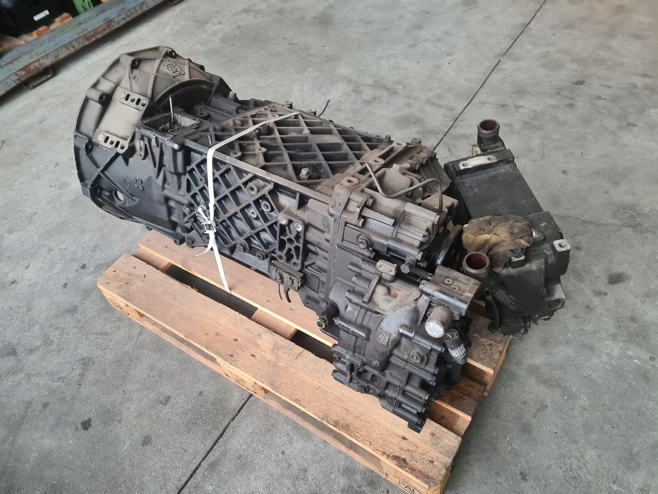 ZF MANUAL Z RETARDEREM 16S 2221 TD - Gearbox: gambar 1 ZF MANUAL Z RETARDEREM 16S 2221 TD - Gearbox: gambar 1