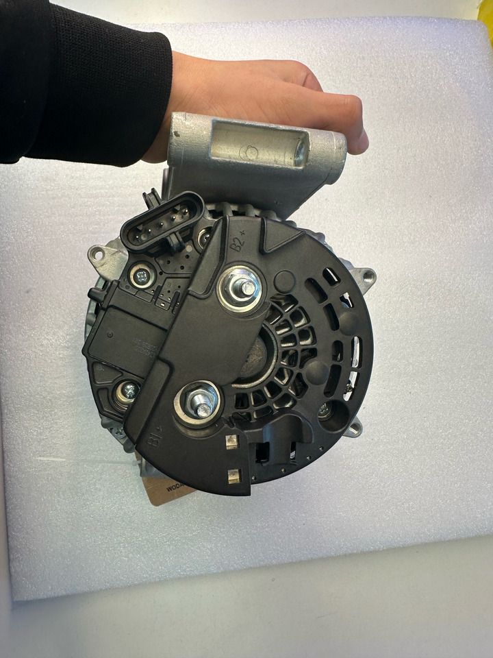 Woda Mercedes-Benz - Alternator untuk Van pengiriman: gambar 4 Woda Mercedes-Benz - Alternator untuk Van pengiriman: gambar 4