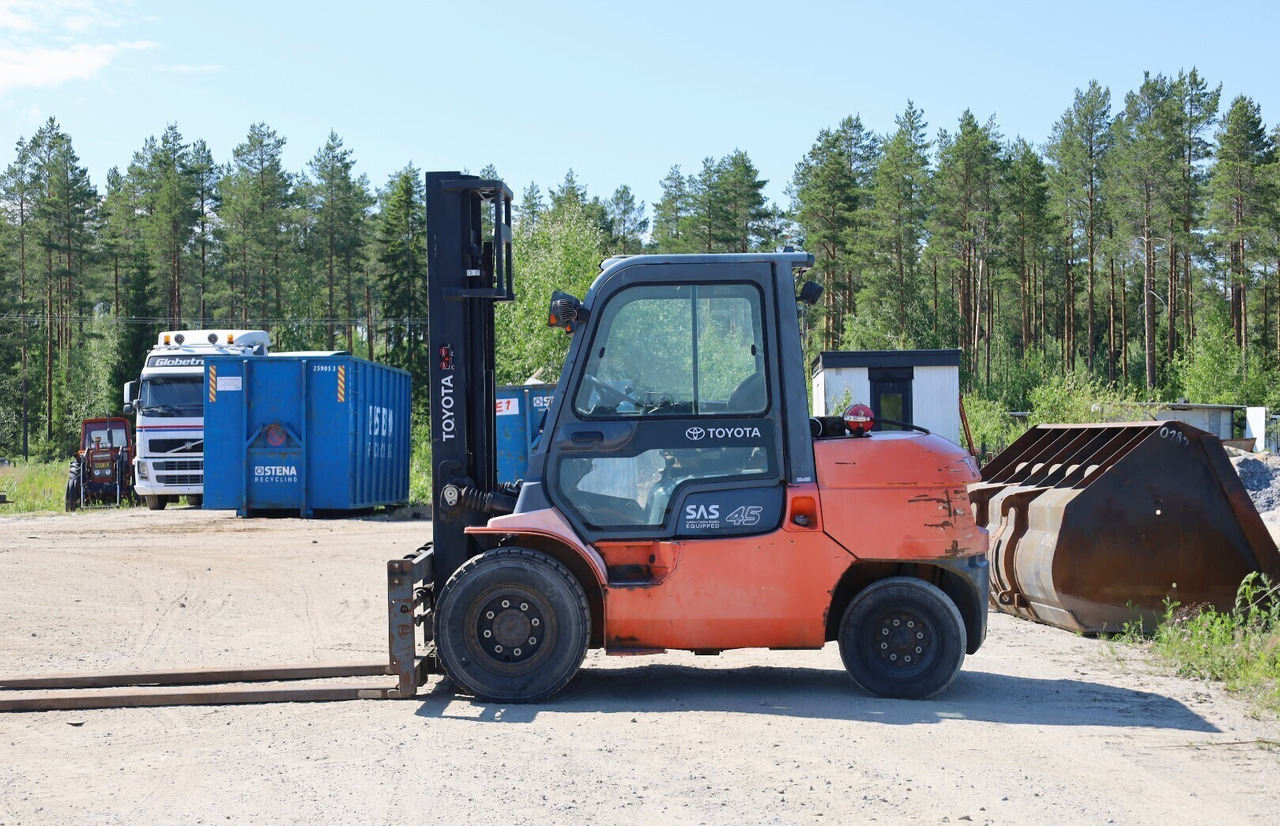 Toyota 7FD40 - Forklift diesel: gambar 5 Toyota 7FD40 - Forklift diesel: gambar 5