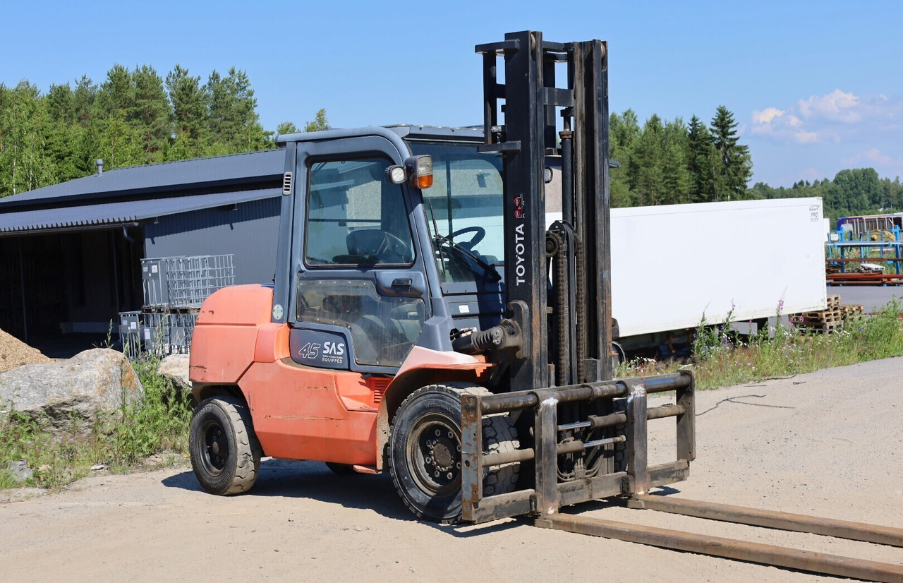 Toyota 7FD40 - Forklift diesel: gambar 2 Toyota 7FD40 - Forklift diesel: gambar 2