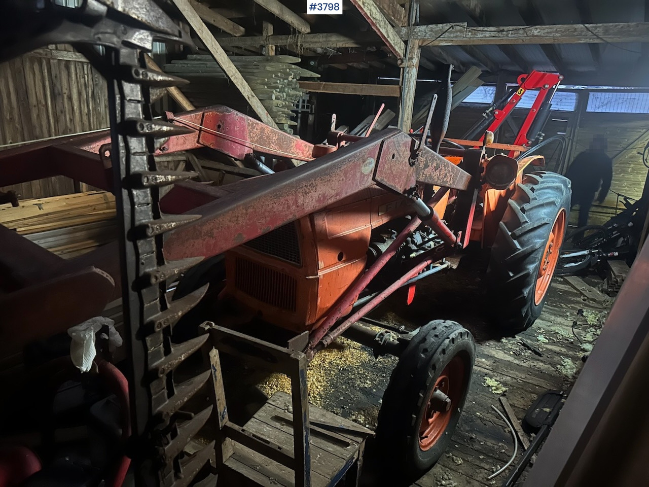 1900 Fiat 415 tractor w/ front loader and Wee edge mower - Traktor: gambar 1 1900 Fiat 415 tractor w/ front loader and Wee edge mower - Traktor: gambar 1