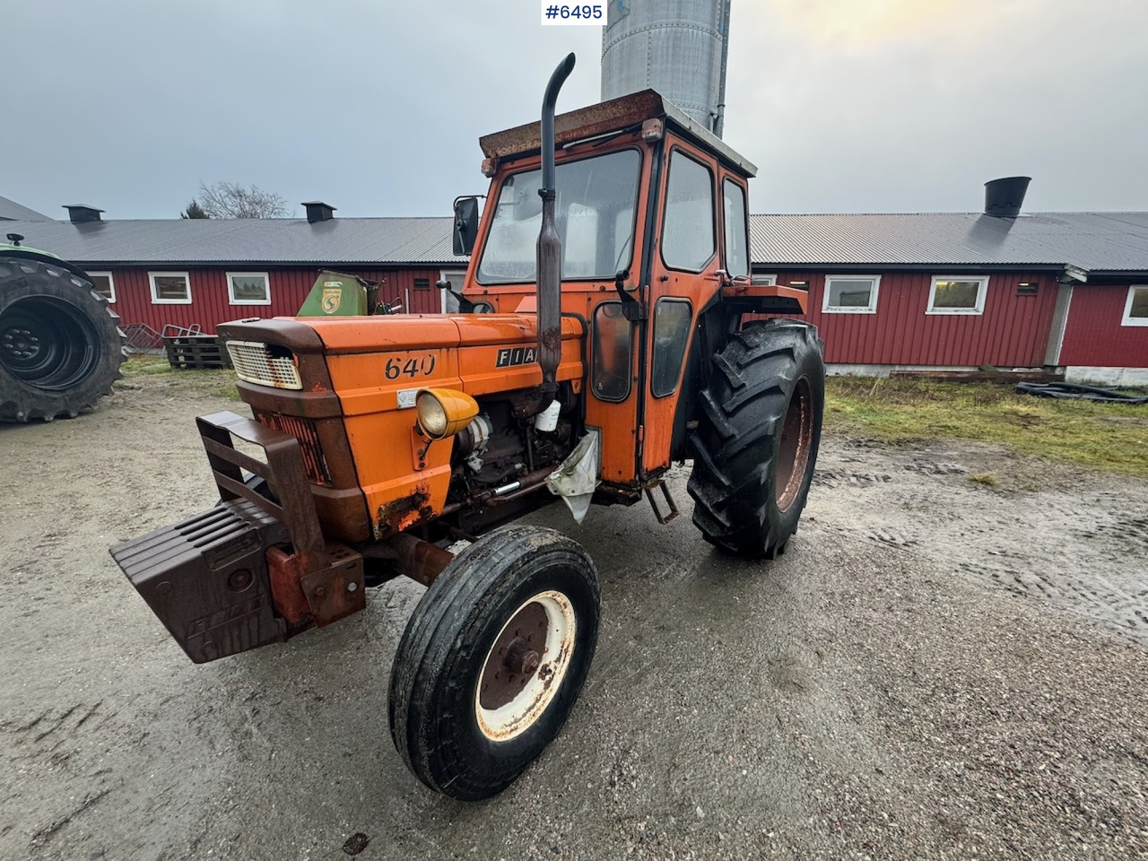 1975 Fiat 640 tractor with/twin wheels and triangle. WATCH THE VIDEO! - Traktor: gambar 1 1975 Fiat 640 tractor with/twin wheels and triangle. WATCH THE VIDEO! - Traktor: gambar 1