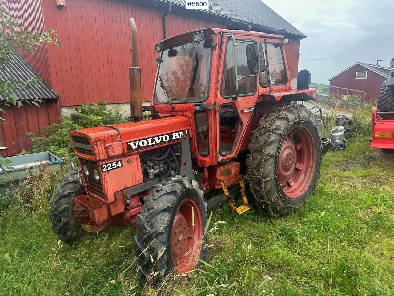 1979 Volvo BM 2254 tractor with front loader and chains. SEE VIDEO. - Traktor: gambar 2 1979 Volvo BM 2254 tractor with front loader and chains. SEE VIDEO. - Traktor: gambar 2