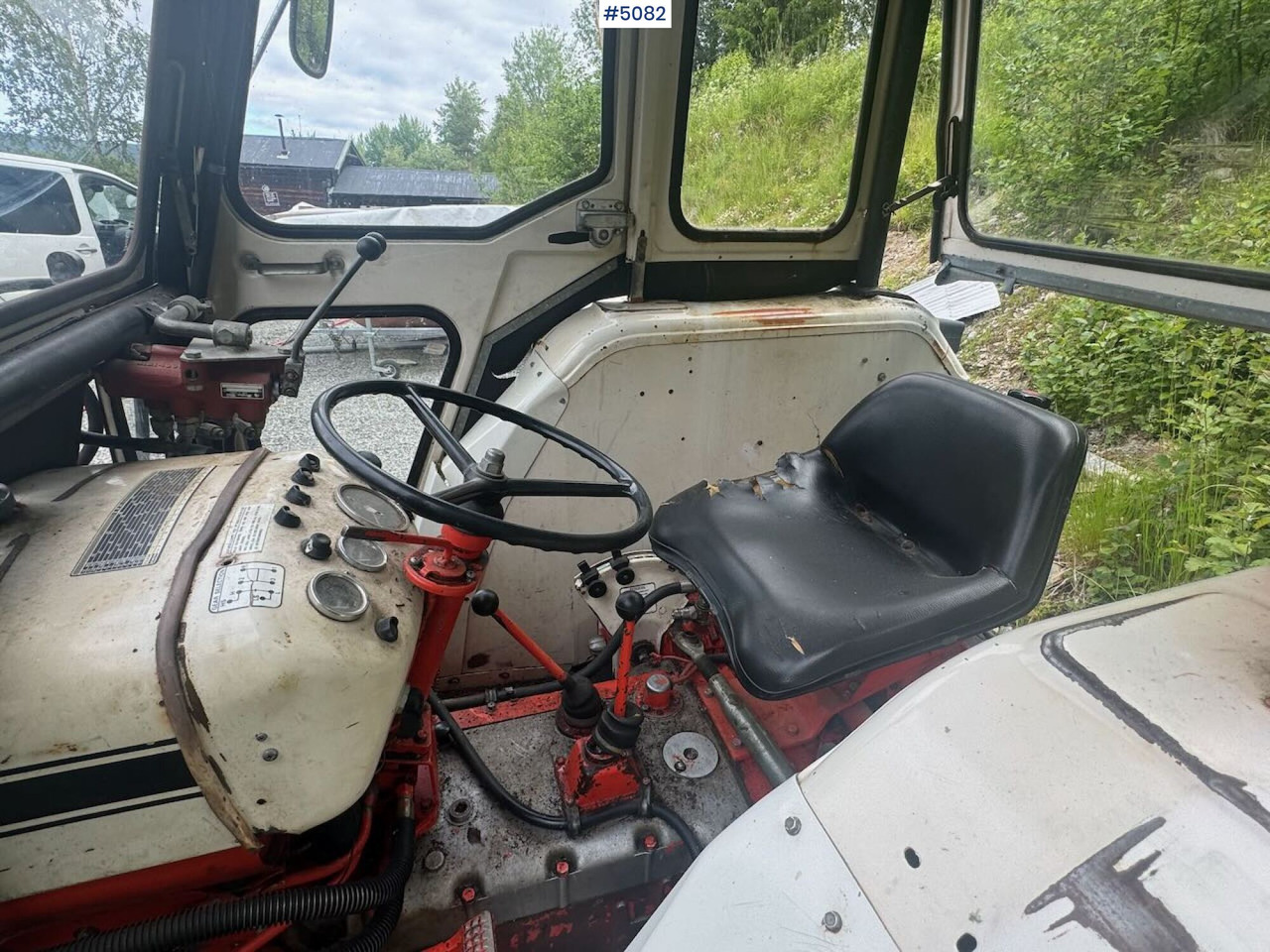 1980 David Brown 885 w/ front loader and bucket - Traktor: gambar 5 1980 David Brown 885 w/ front loader and bucket - Traktor: gambar 5