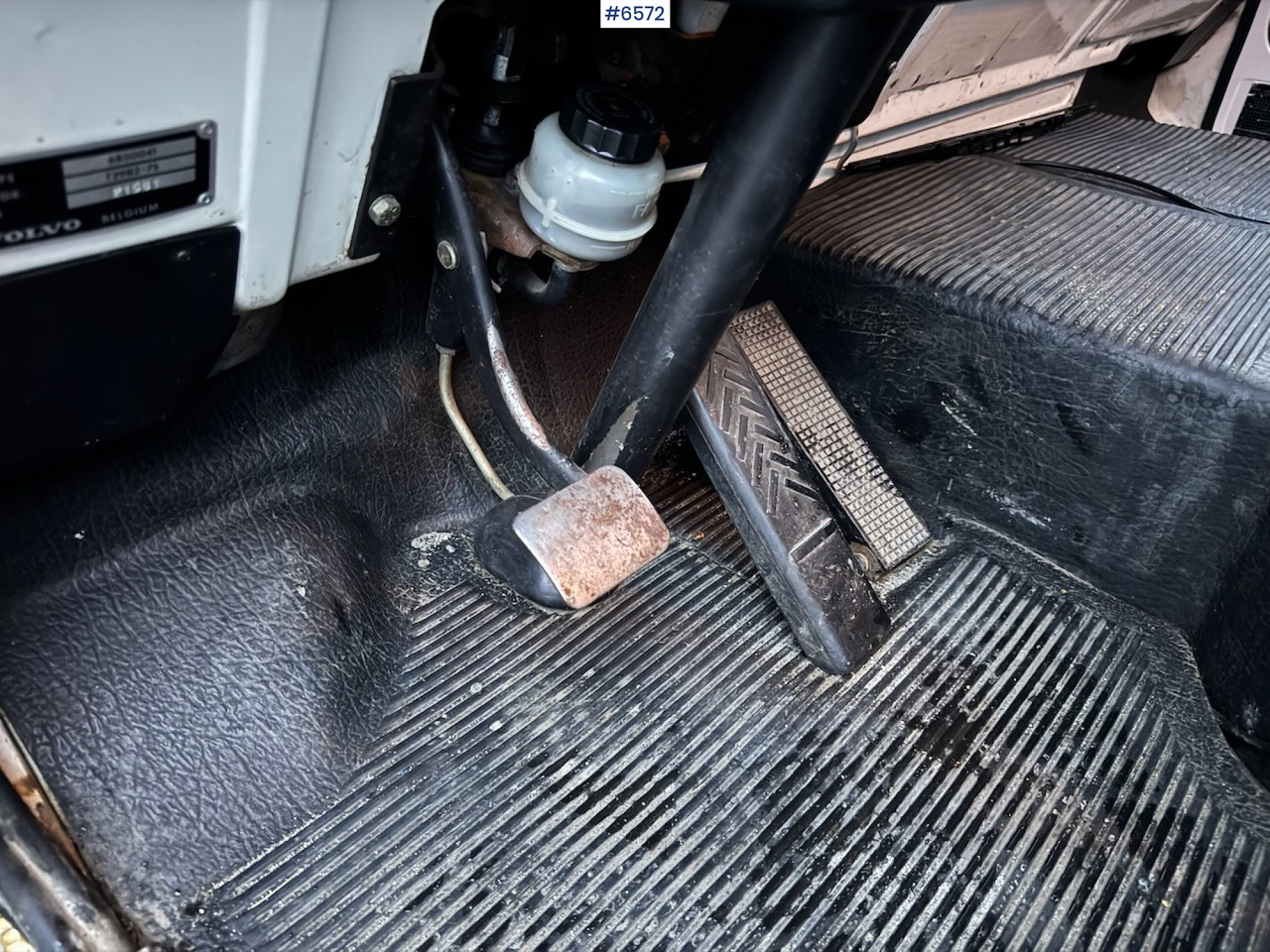 Truk flatbed, Truk derek 1980 Volvo F408 Turbo 6 4x2 w/ crane: gambar 16 Truk flatbed, Truk derek 1980 Volvo F408 Turbo 6 4x2 w/ crane: gambar 16