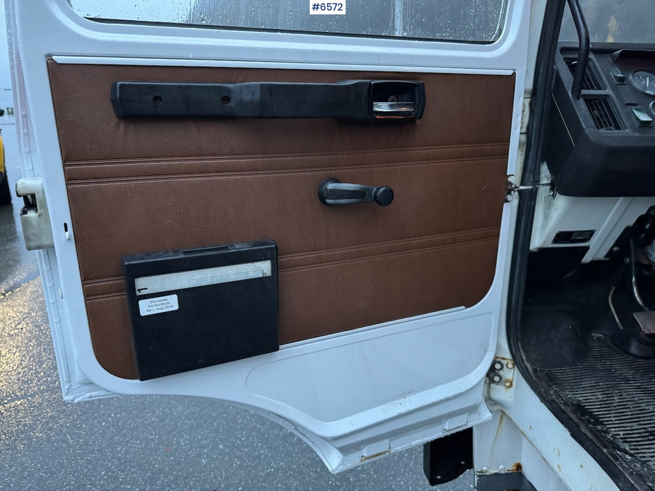 Truk flatbed, Truk derek 1980 Volvo F408 Turbo 6 4x2 w/ crane: gambar 17 Truk flatbed, Truk derek 1980 Volvo F408 Turbo 6 4x2 w/ crane: gambar 17