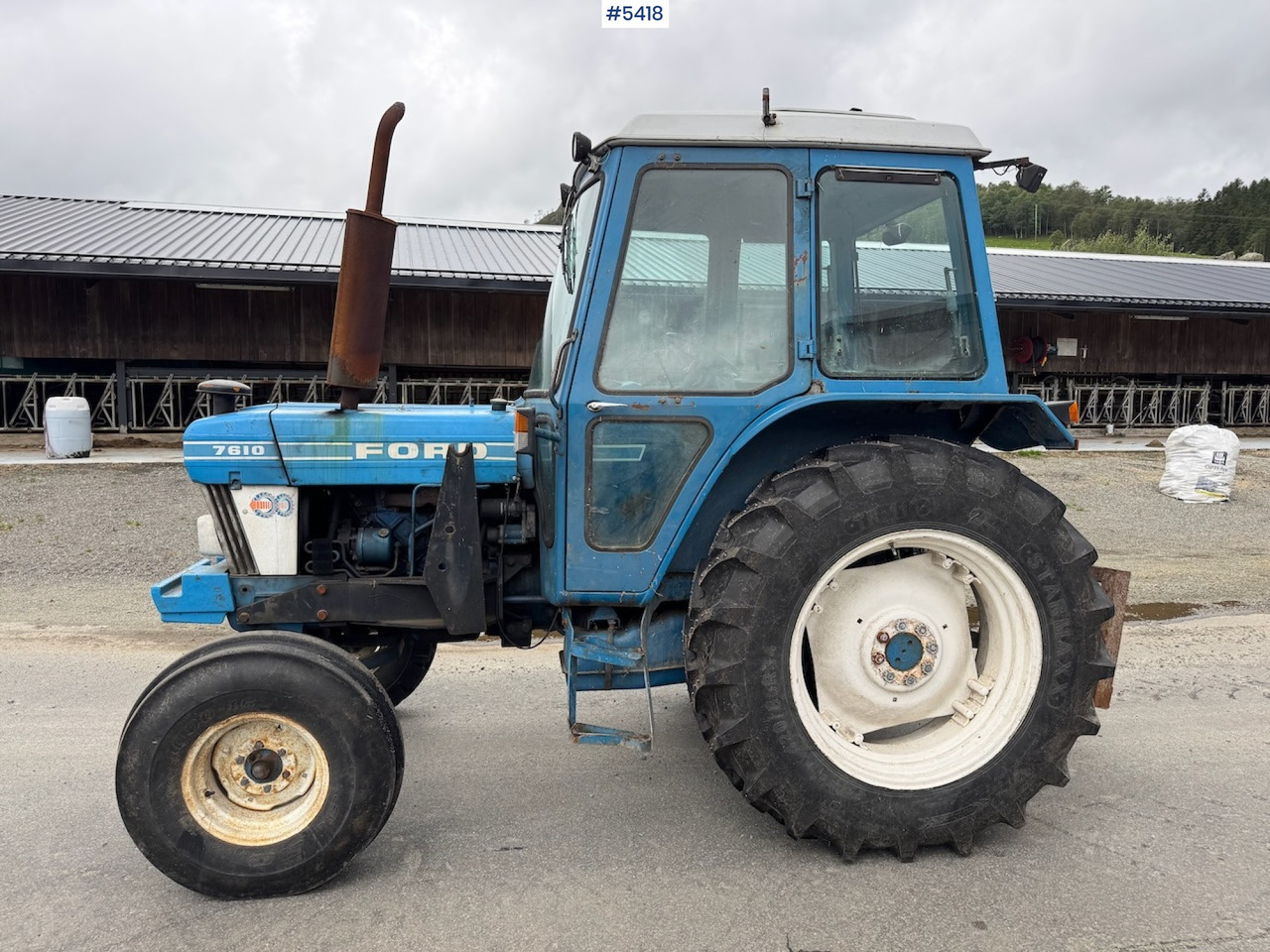 1982 Ford 7610 w/ front loader. - Traktor: gambar 2 1982 Ford 7610 w/ front loader. - Traktor: gambar 2