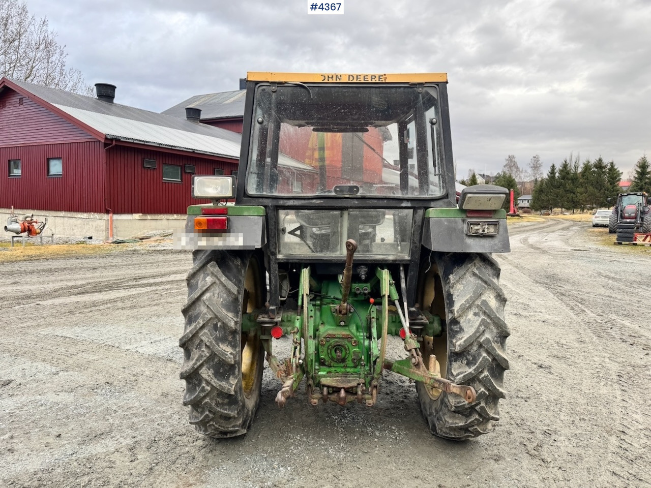 1982 John Deere 1140 4x2 Tractor w/ Twin Wheels and Chains. - Traktor: gambar 5 1982 John Deere 1140 4x2 Tractor w/ Twin Wheels and Chains. - Traktor: gambar 5