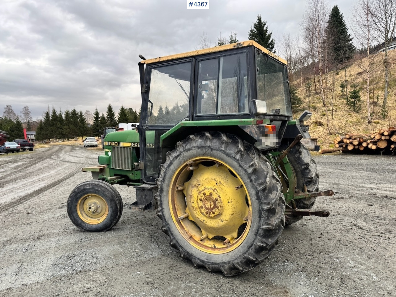 1982 John Deere 1140 4x2 Tractor w/ Twin Wheels and Chains. - Traktor: gambar 4 1982 John Deere 1140 4x2 Tractor w/ Twin Wheels and Chains. - Traktor: gambar 4