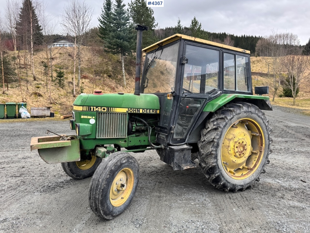 1982 John Deere 1140 4x2 Tractor w/ Twin Wheels and Chains. - Traktor: gambar 2 1982 John Deere 1140 4x2 Tractor w/ Twin Wheels and Chains. - Traktor: gambar 2