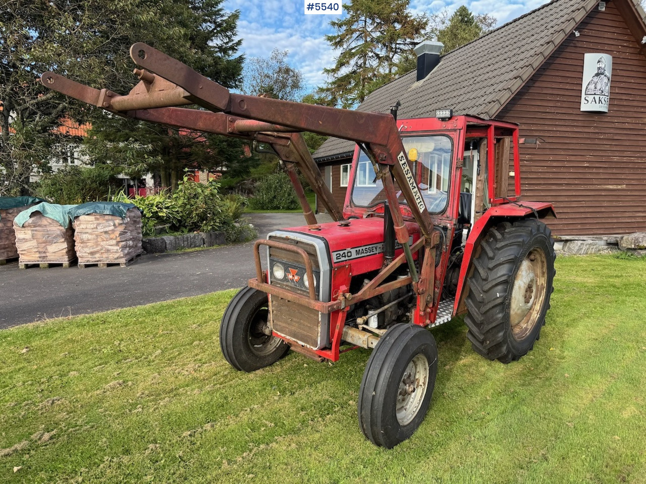 1982 Massey Ferguson 235 w/front loader. - Traktor: gambar 1 1982 Massey Ferguson 235 w/front loader. - Traktor: gambar 1