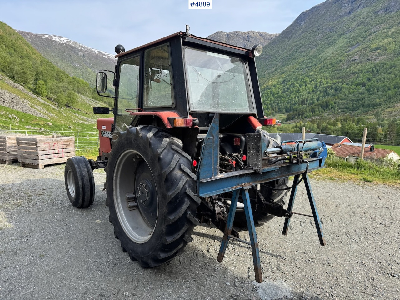 1986 Case International 585 - Traktor: gambar 3 1986 Case International 585 - Traktor: gambar 3