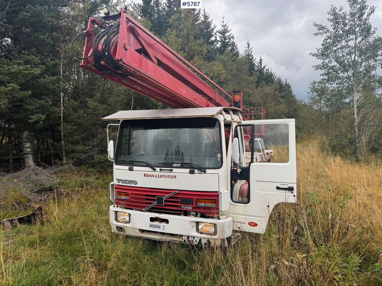 1986 Volvo FL614 with Lift. SEE VIDEO! - Platform udara yang dipasang di truk: gambar 2 1986 Volvo FL614 with Lift. SEE VIDEO! - Platform udara yang dipasang di truk: gambar 2