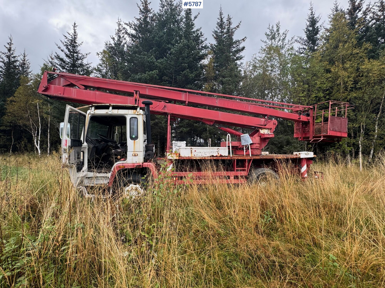 1986 Volvo FL614 with Lift. SEE VIDEO! - Platform udara yang dipasang di truk: gambar 3 1986 Volvo FL614 with Lift. SEE VIDEO! - Platform udara yang dipasang di truk: gambar 3