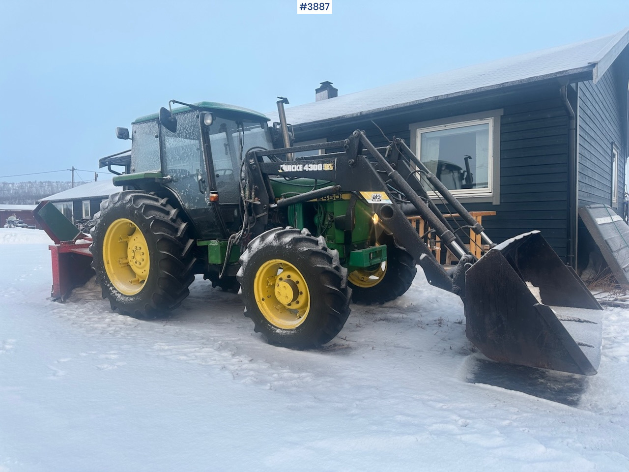 1987 John Deere Power Synchron 2450 4x4 w/ Quicke 4300 front loader, snow blower and gravel bucket. WATCH VIDEO. - Traktor: gambar 1 1987 John Deere Power Synchron 2450 4x4 w/ Quicke 4300 front loader, snow blower and gravel bucket. WATCH VIDEO. - Traktor: gambar 1