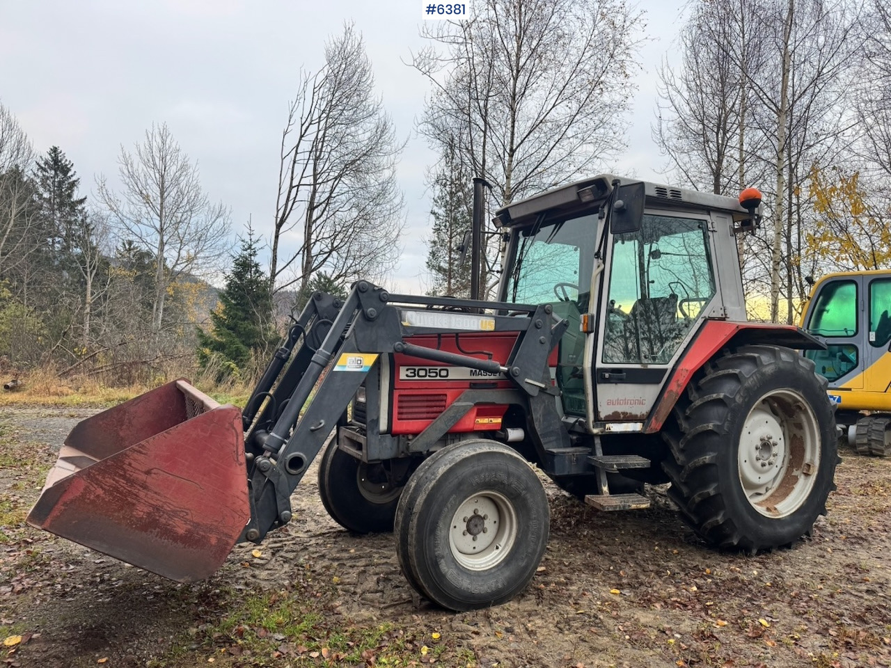 1987 Massey Ferguson 3050 w/ Front loader and twin wheels. - Traktor: gambar 1 1987 Massey Ferguson 3050 w/ Front loader and twin wheels. - Traktor: gambar 1