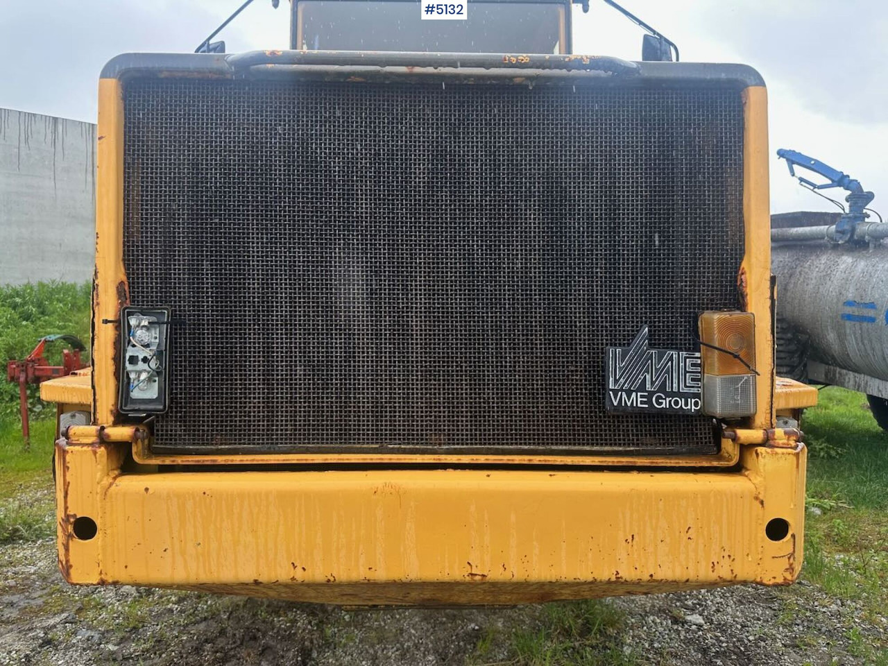 Tempat sampah artikulasi 1987 Volvo A20 6x4 dump truck w/ white plates. WATCH VIDEO.: gambar 10