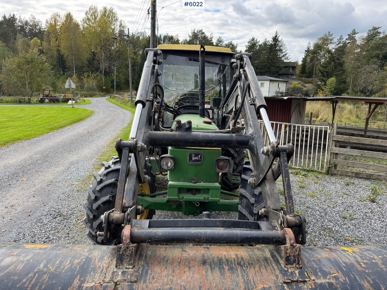 1990 John Deere 1950 Power Synchron w/ front loader. - Traktor: gambar 3 1990 John Deere 1950 Power Synchron w/ front loader. - Traktor: gambar 3