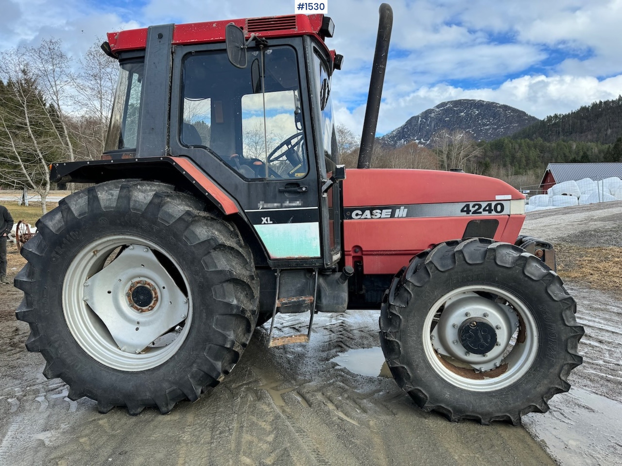 1996 Case CASE IH 4240 XL - Traktor: gambar 2 1996 Case CASE IH 4240 XL - Traktor: gambar 2