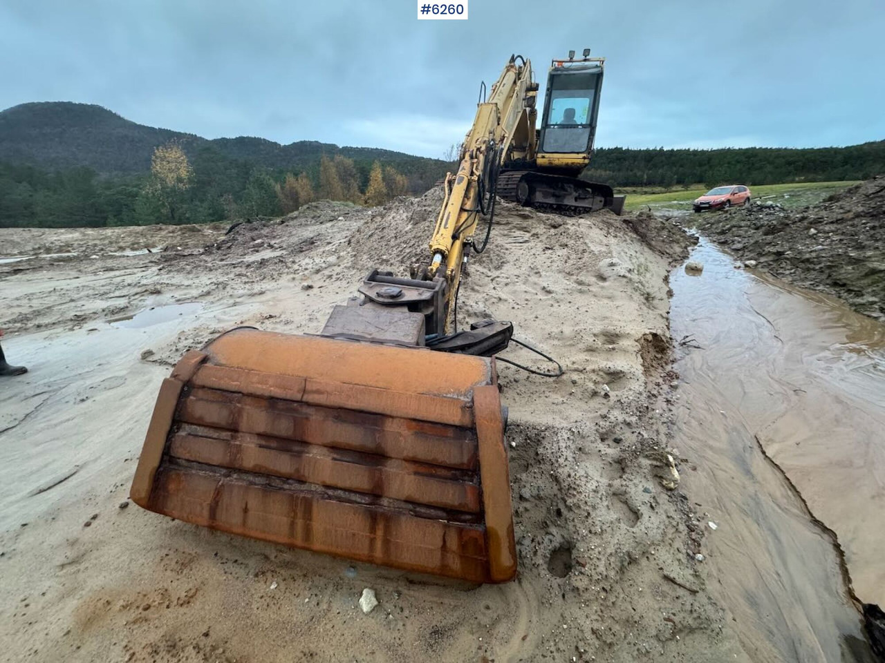 1998 Komatsu PC130-6K with Grading Bucket and Digging Bucket! - Ekskavator: gambar 4 1998 Komatsu PC130-6K with Grading Bucket and Digging Bucket! - Ekskavator: gambar 4