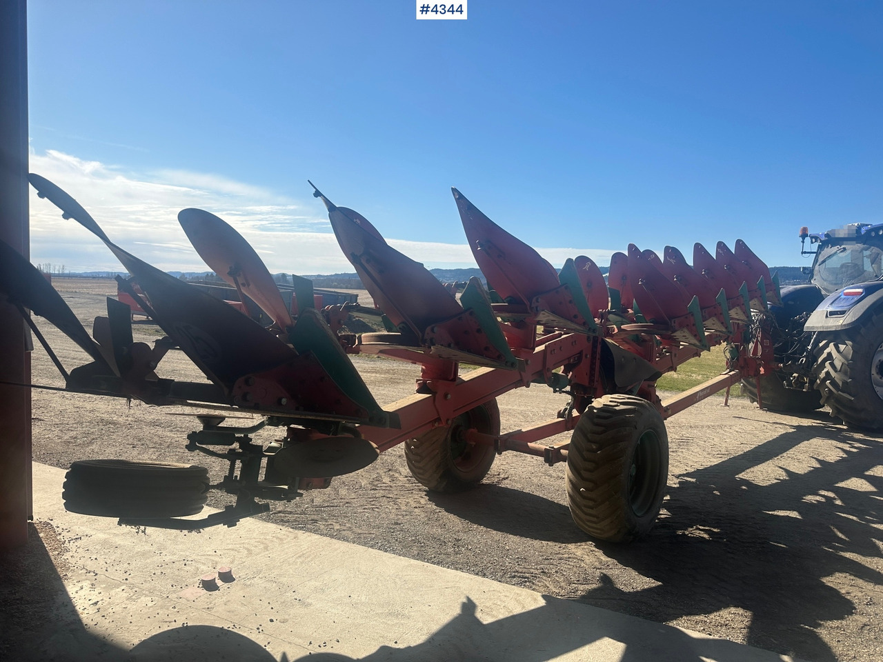 2000 Kverneland PL 100 8 skjærs vendeplog - Mesin pengolahan tanah: gambar 4 2000 Kverneland PL 100 8 skjærs vendeplog - Mesin pengolahan tanah: gambar 4