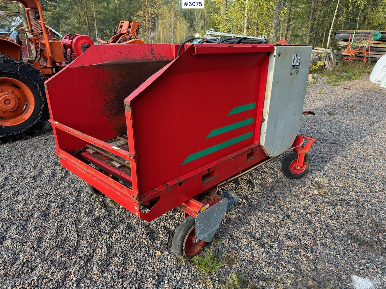 2000 TKS K-150 Round bale cutter with wheel drive. - Peralatan untuk pembuatan jerami: gambar 5 2000 TKS K-150 Round bale cutter with wheel drive. - Peralatan untuk pembuatan jerami: gambar 5
