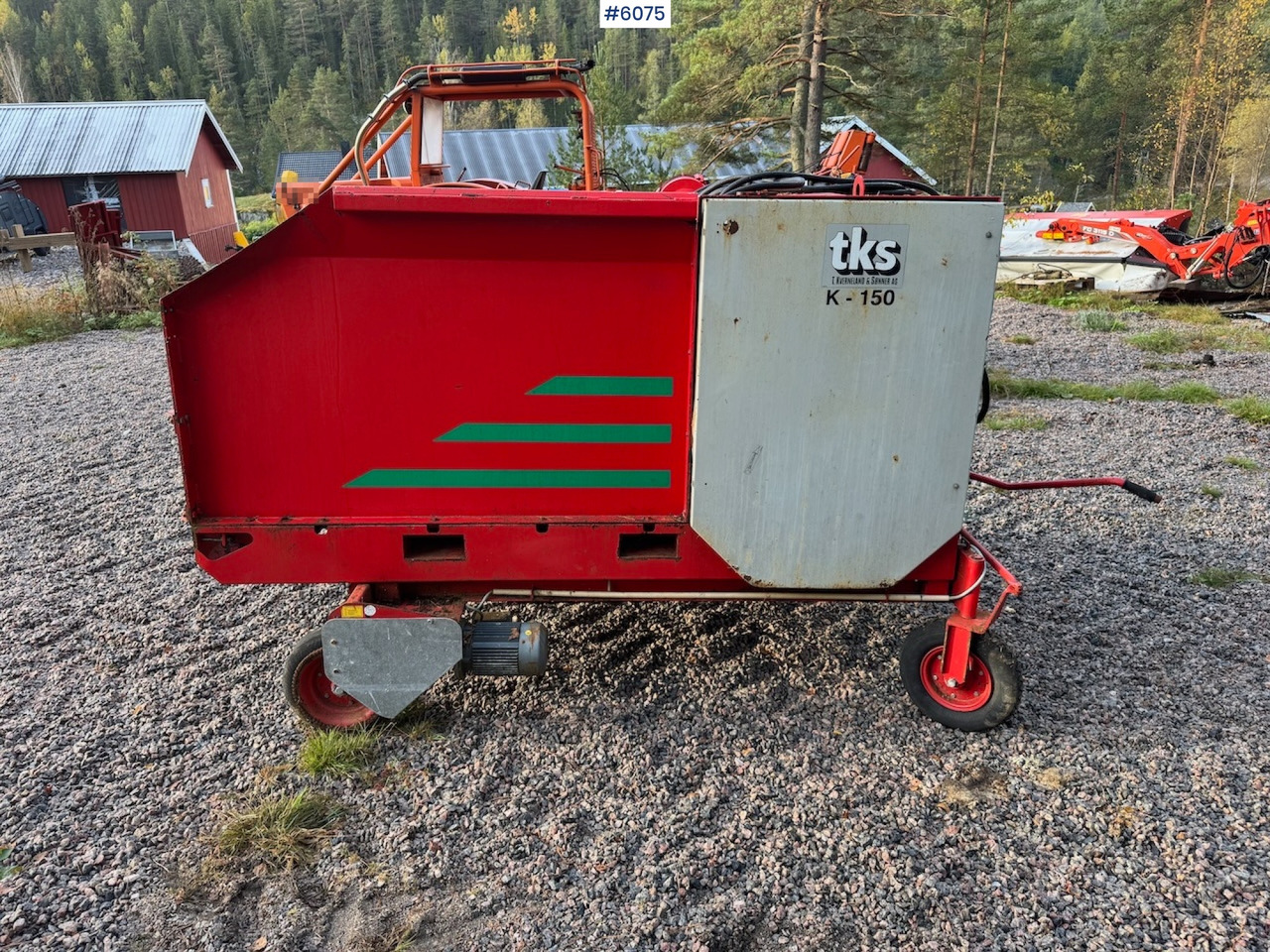 2000 TKS K-150 Round bale cutter with wheel drive. - Peralatan untuk pembuatan jerami: gambar 4 2000 TKS K-150 Round bale cutter with wheel drive. - Peralatan untuk pembuatan jerami: gambar 4