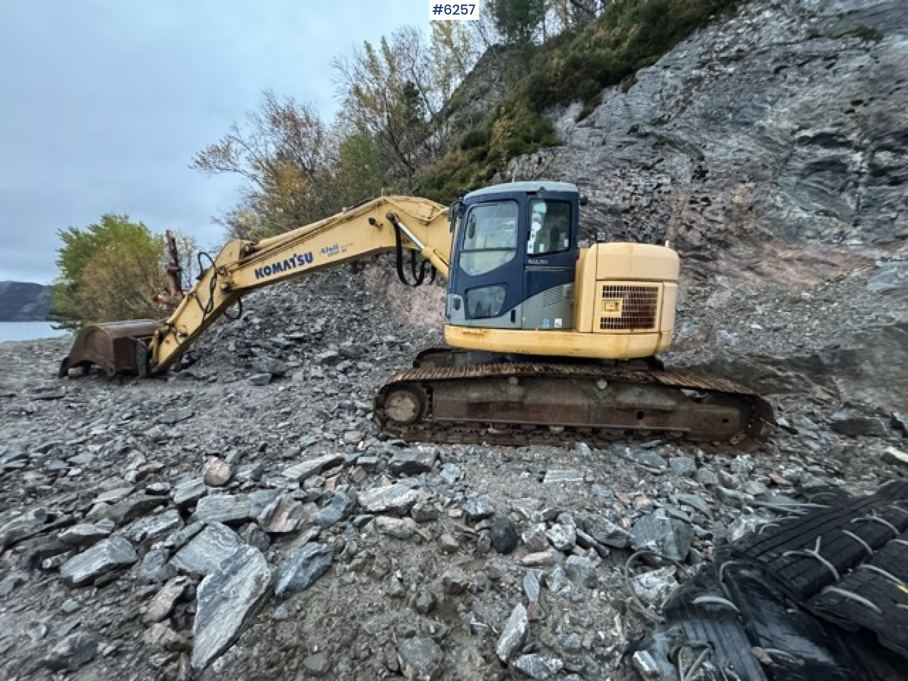 2005 Komatsu PC228 USLC-3K with Digging Bucket – SEE VIDEO! - Ekskavator: gambar 1 2005 Komatsu PC228 USLC-3K with Digging Bucket – SEE VIDEO! - Ekskavator: gambar 1