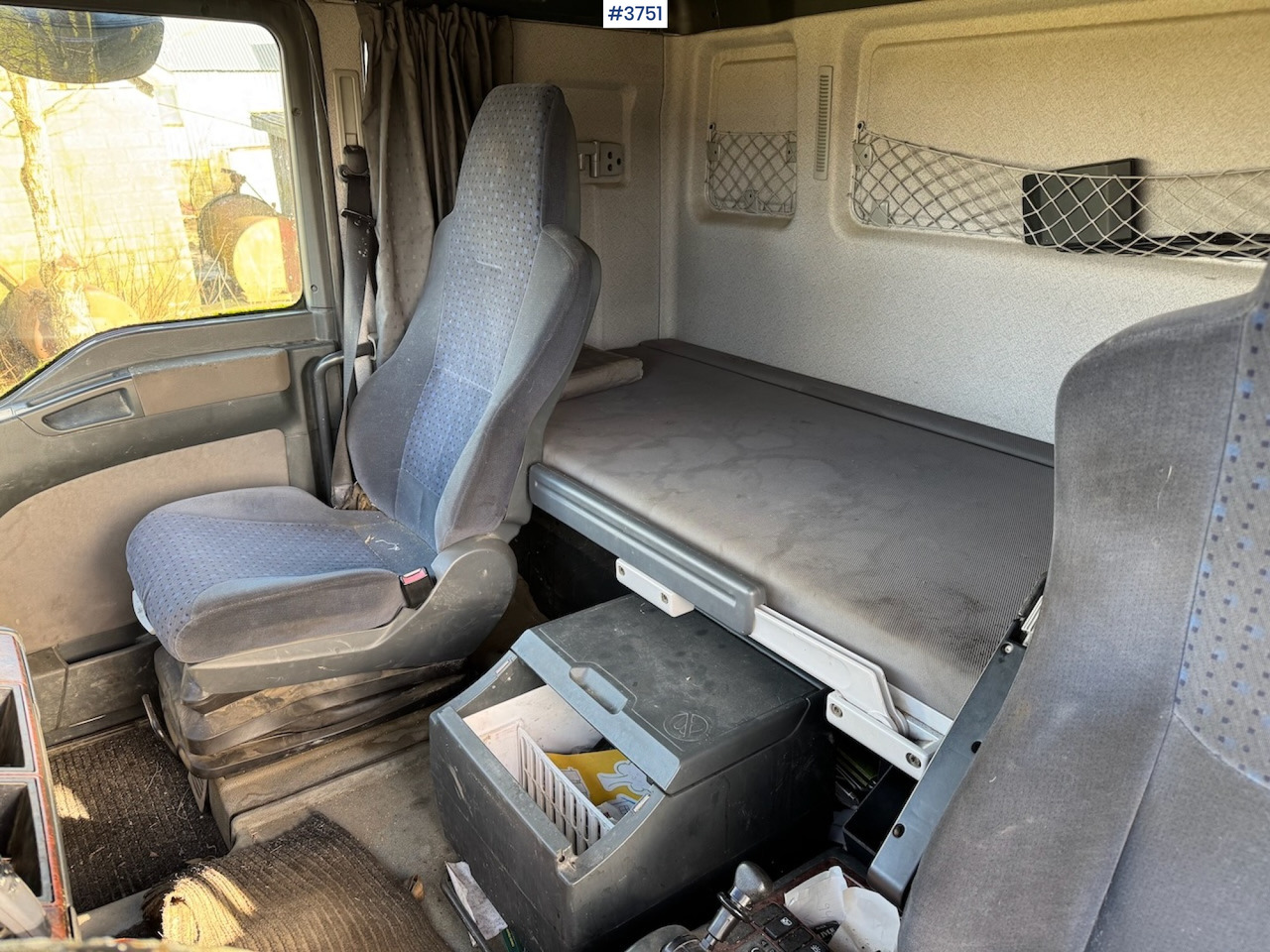 Truk jungkit 2005 MAN TGA 26.530 6x4 Tipper truck: gambar 12 Truk jungkit 2005 MAN TGA 26.530 6x4 Tipper truck: gambar 12