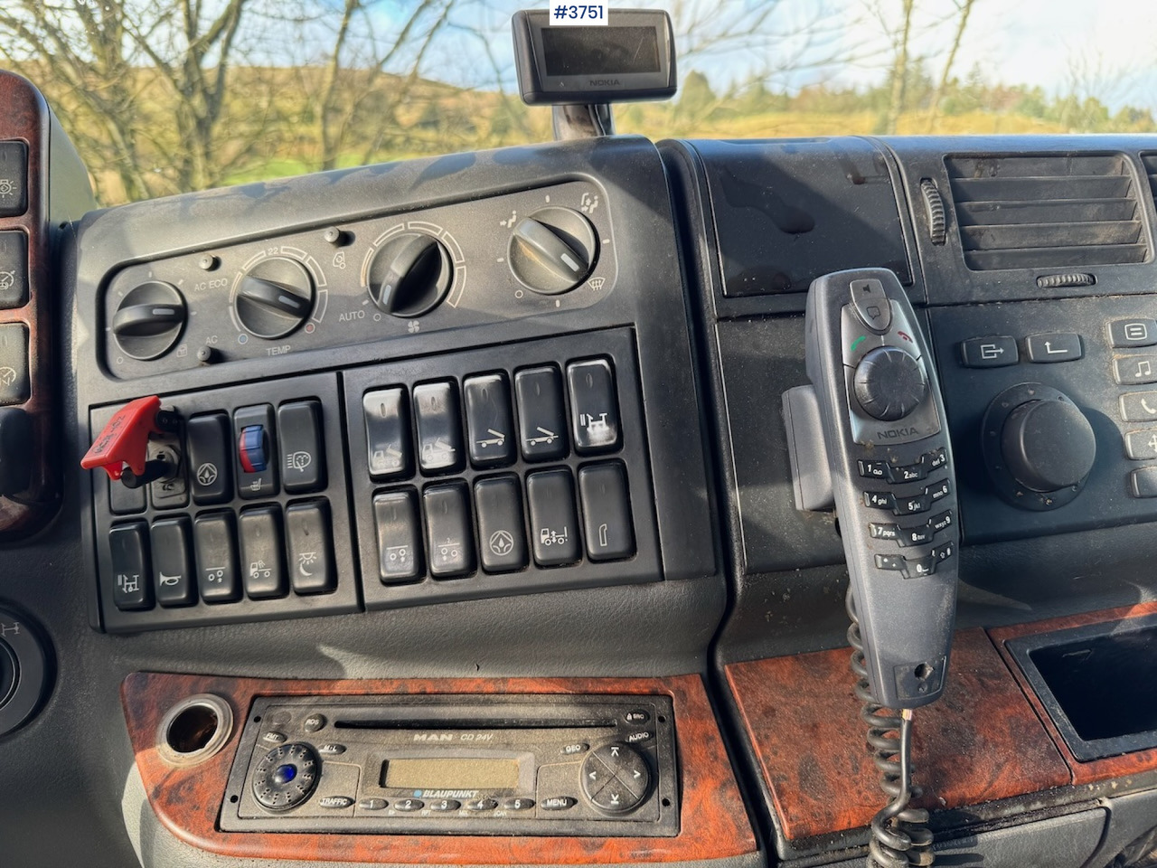 Truk jungkit 2005 MAN TGA 26.530 6x4 Tipper truck: gambar 14 Truk jungkit 2005 MAN TGA 26.530 6x4 Tipper truck: gambar 14