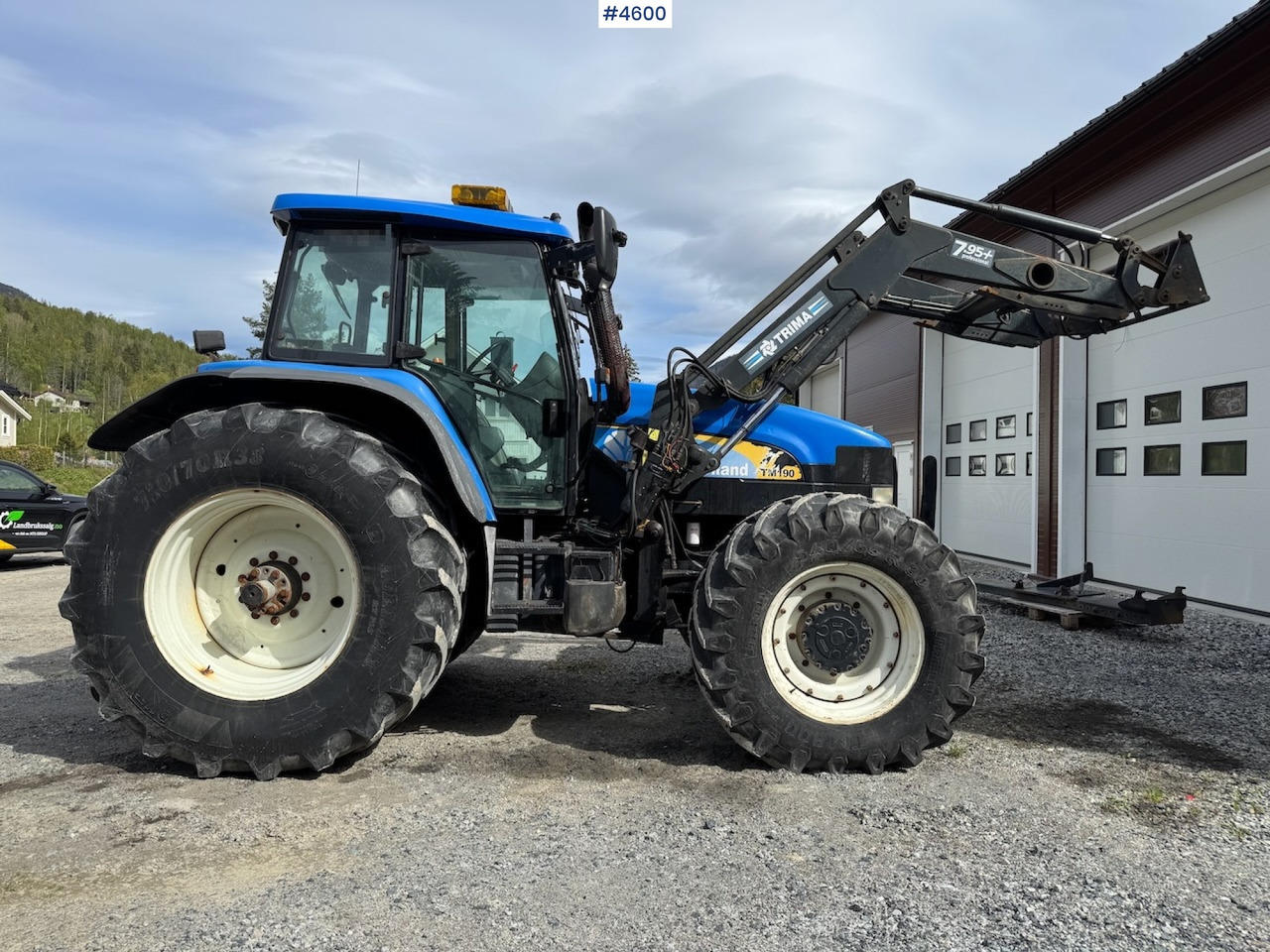 2005 New Holland TM190 w/front loader - Traktor: gambar 1 2005 New Holland TM190 w/front loader - Traktor: gambar 1